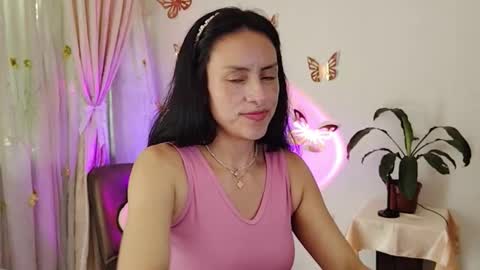 Sofi Bella online show from November 24, 2025, 6:40 pm