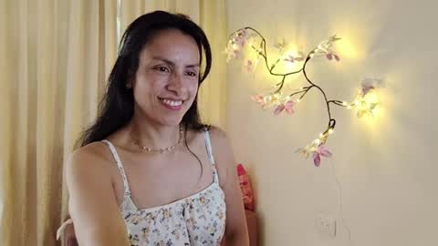 Sofi Bella online show from May 17, 2026, 8:05 pm