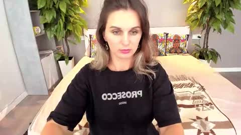 Sofi online show from September 9, 2025, 8:08 pm