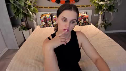 Sofi online show from October 27, 2025, 8:57 pm