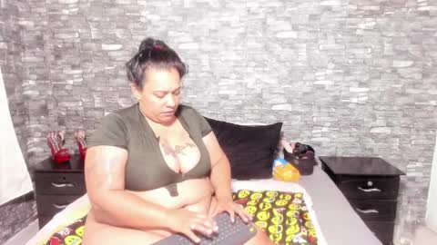 Snapshot of sofie_storm chatting on January 14, 2025, 12:45 pm Vicky online show from January 14, 2025, 12:45 pm