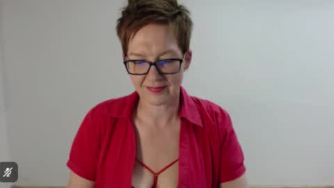 Sofie Velvet online show from April 9, 2026, 3:17 pm