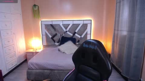 sofii_cute01 online show from March 6, 2025, 2:08 pm