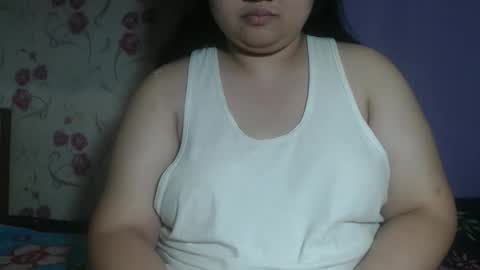 Snapshot of soft_angie chatting on December 3, 2025, 12:47 pm Angie online show from December 3, 2025, 12:47 pm