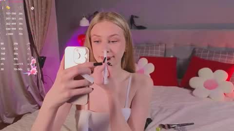 Snapshot of soft_babe chatting on February 19, 2026, 8:27 pm Milisa online show from February 19, 2026, 8:27 pm