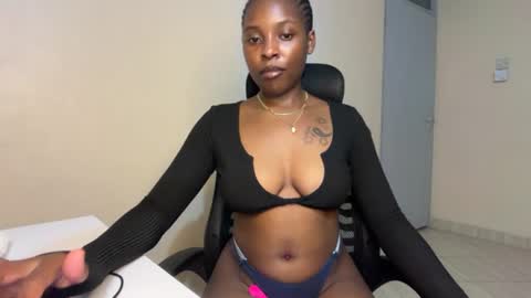 soft_nicole online show from June 26, 2026, 9:41 pm