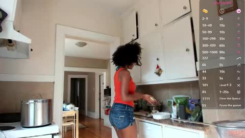 Snapshot of softbby123 chatting on September 9, 2025, 6:40 pm Chloe Kiwi online show from September 9, 2025, 6:40 pm