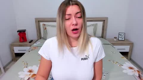 Snapshot of softpleasurex1 chatting on December 9, 2024, 7:39 am Softpleasurex online show from December 9, 2024, 7:39 am