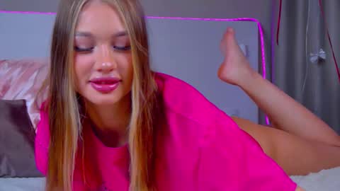 softttide online show from February 19, 2026, 3:52 pm