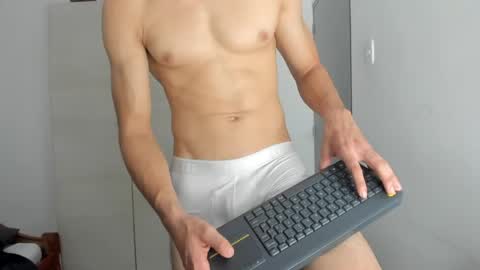 sola_enzo online show from May 21, 2026, 8:16 pm