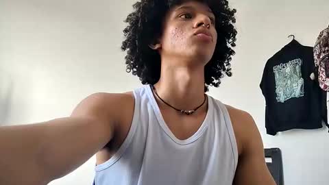 Snapshot of solorizo chatting on March 1, 2026, 9:28 pm Hi Im Weller Check my Bio online show from March 1, 2026, 9:28 pm