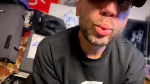 Snapshot of son_e_blacc chatting on June 15, 2026, 3:25 pm Soni online show from June 15, 2026, 3:25 pm