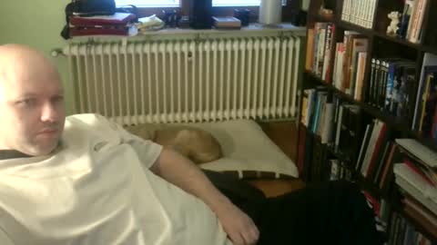 Tom online show from November 18, 2025, 3:27 pm