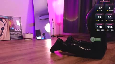 Snapshot of sonia__rose chatting on February 4, 2025, 7:11 pm Sonia online show from February 4, 2025, 7:11 pm