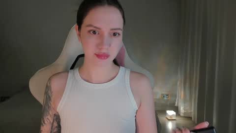sonia_moon_ online show from December 6, 2024, 1:18 am