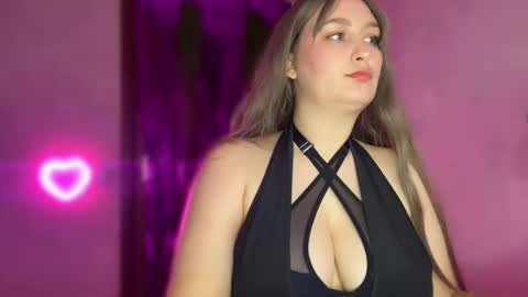 Snapshot of sonibear chatting on November 10, 2025, 11:15 pm OksiFels online show from November 10, 2025, 11:15 pm