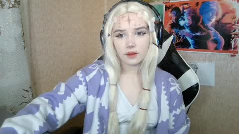 Mila online show from April 8, 2026, 4:18 pm