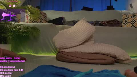 Sonya    online show from October 18, 2025, 8:20 pm