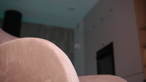 Sofia  online show from September 13, 2025, 7:13 pm