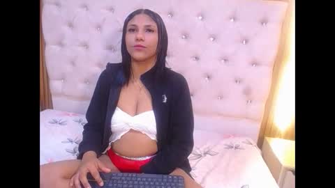 sonyasmithfon online show from May 17, 2026, 3:37 am