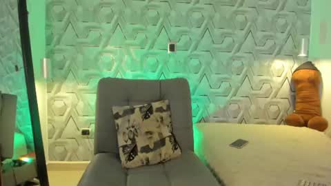 sophie online show from July 8, 2026, 12:31 pm