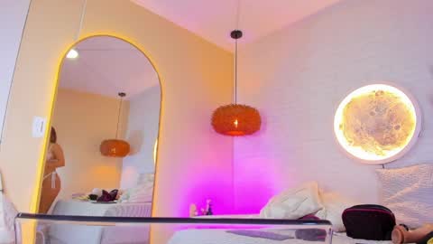 sophi_cooper29 online show from May 19, 2026, 9:21 pm