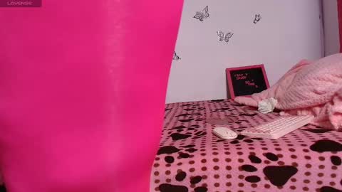 Snapshot of sophi_tay chatting on March 11, 2025, 2:10 am Sophi Tay online show from March 11, 2025, 2:10 am