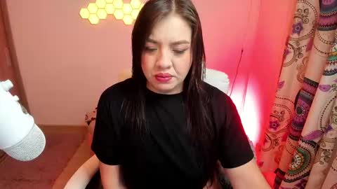 sophia_grants online show from March 9, 2025, 9:35 am