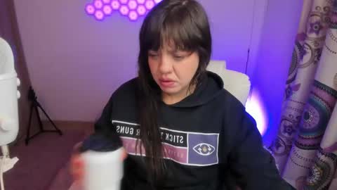 sophia_grants online show from October 28, 2025, 2:37 am