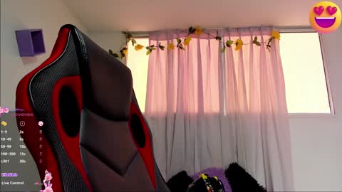 Snapshot of sophia_milano chatting on January 10, 2025, 12:26 pm sophia_milano online show from January 10, 2025, 12:26 pm