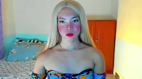 SOPHIA online show from February 13, 2025, 7:42 pm