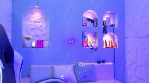 Sophia online show from March 15, 2026, 1:06 pm