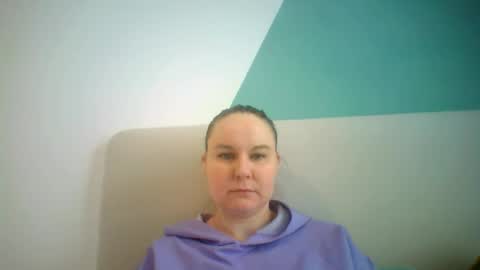 Snapshot of sophia_well chatting on May 28, 2026, 8:33 am sophia well online show from May 28, 2026, 8:33 am