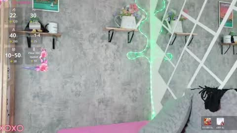 Sophie online show from May 1, 2026, 12:10 pm