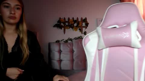 Snapshot of sophiaalee chatting on March 24, 2026, 10:37 pm SophiaLee online show from March 24, 2026, 10:37 pm