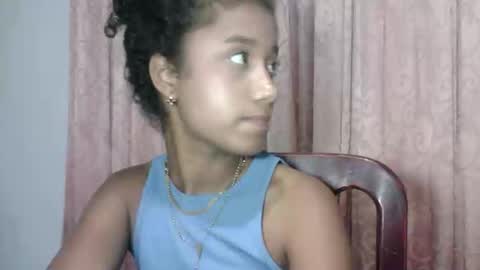 Snapshot of sophiacastro19 chatting on May 26, 2026, 2:29 am Sophia online show from May 26, 2026, 2:29 am