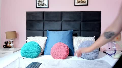 Sophia online show from October 22, 2025, 7:46 pm