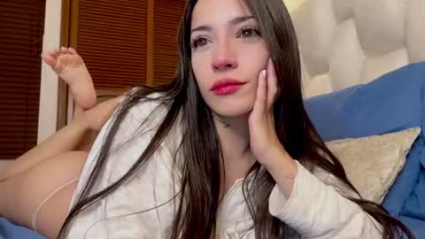 sophiarommie online show from June 16, 2026, 10:18 am