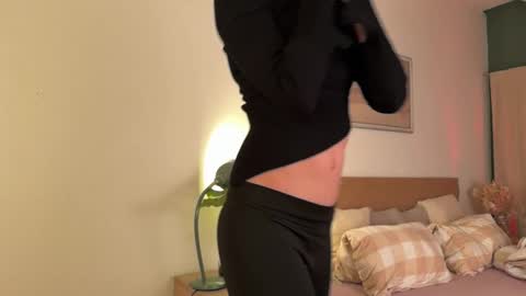 Snapshot of sophie_amalia chatting on February 5, 2026, 11:09 pm sophie_amalia online show from February 5, 2026, 11:09 pm