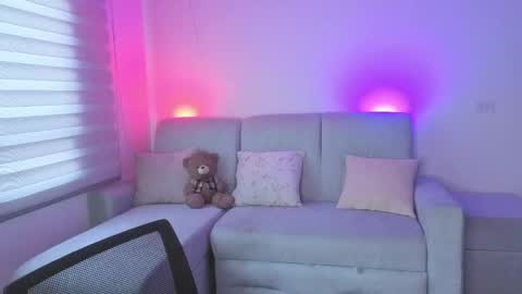 Sophie  online show from May 26, 2026, 2:57 pm