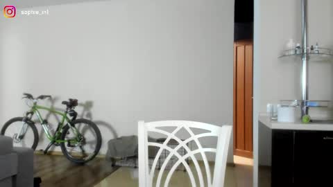 Snapshot of sophie_in chatting on May 29, 2026, 5:27 am Sonya online show from May 29, 2026, 5:27 am