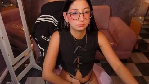sophie_jones_b online show from May 8, 2026, 1:38 pm