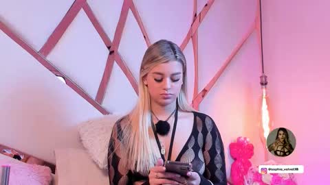 Sophie online show from March 27, 2026, 8:19 pm