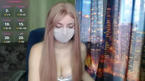 Sophie online show from April 23, 2026, 8:13 am