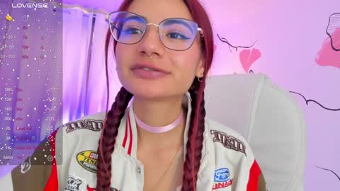 Snapshot of sophiecherry_ chatting on December 5, 2024, 9:28 pm   Sophie  IG sophiecherry es   online show from December 5, 2024, 9:28 pm