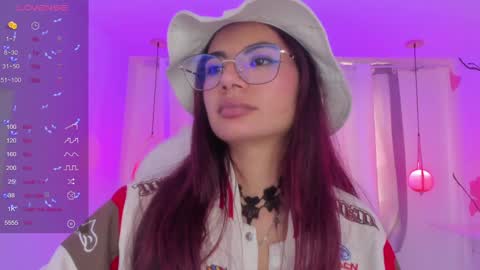 Snapshot of sophiecherry_ chatting on December 28, 2024, 9:08 pm   Sophie  IG sophiecherry es   online show from December 28, 2024, 9:08 pm