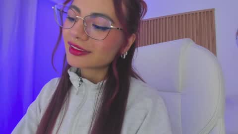 Snapshot of sophiecherry_ chatting on February 2, 2025, 5:10 am   Sophie  IG sophiecherry es   online show from February 2, 2025, 5:10 am