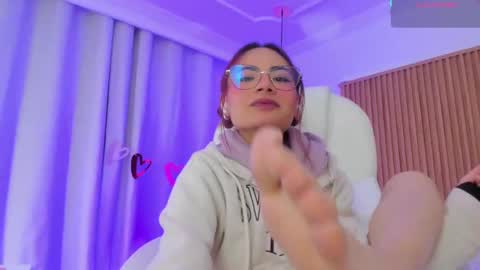 Snapshot of sophiecherry_ chatting on March 7, 2025, 5:51 am   Sophie  IG sophiecherry es   online show from March 7, 2025, 5:51 am