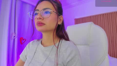 Snapshot of sophiecherry_ chatting on March 11, 2025, 6:21 am   Sophie  IG sophiecherry es   online show from March 11, 2025, 6:21 am