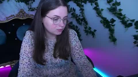 Snapshot of sophieedreams chatting on October 8, 2025, 1:53 pm sophieedreams online show from October 8, 2025, 1:53 pm
